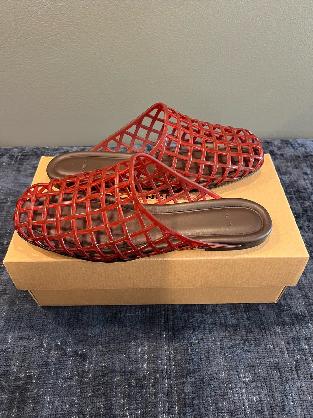 Vince Barcelona Jelly Sandal size 9, NWT
